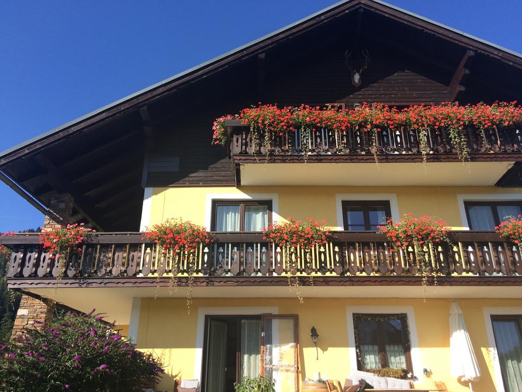 Haus Edeltraut Apartment Бад Митерндорф Екстериор снимка